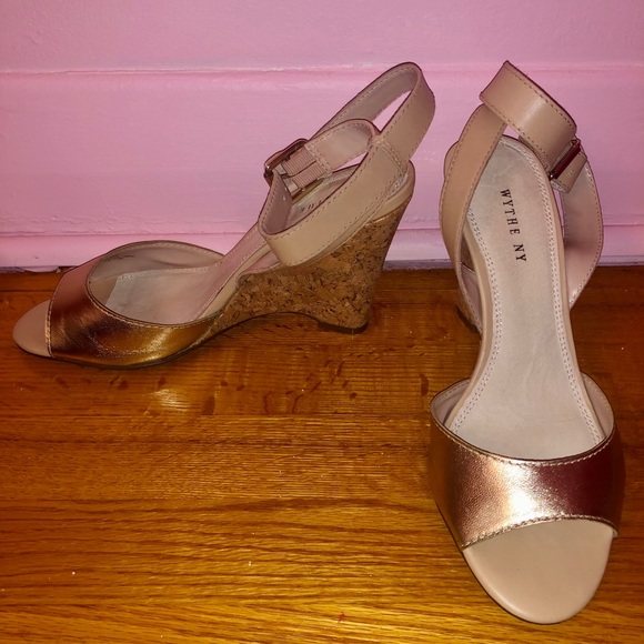 Gold Wedges - Picture 3 of 3